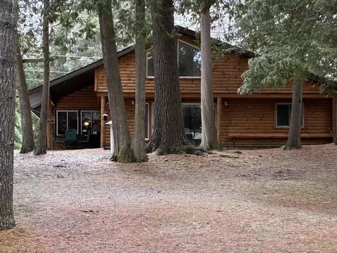 4556 Haskell Dr, Lewiston, MI 49756