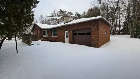 193 Woodland Dr, Alpena, MI 49707