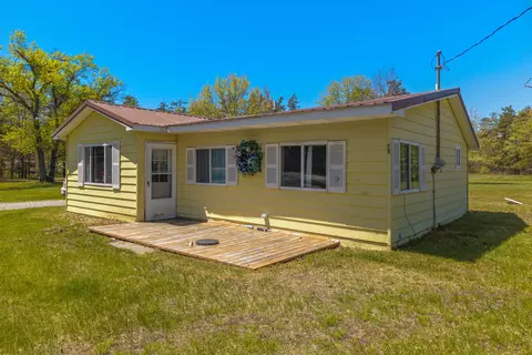 723 N Perry Creek Rd, Fairview, MI 48621