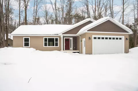 6562 Pebble Beach Dr, Gaylord, MI 49735