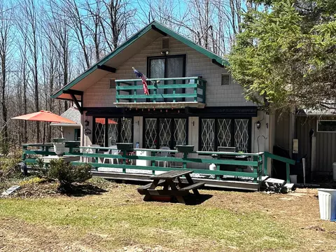 10286 Shawnee Trl, Gaylord, MI 49735