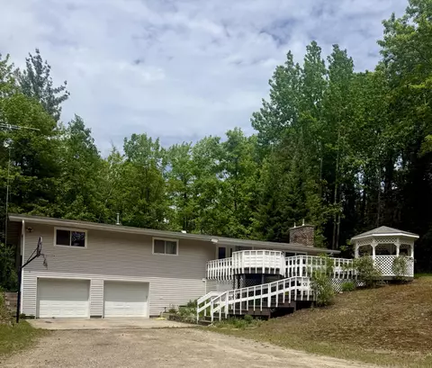1951 Kneeland Rd, Fairview, MI 48621