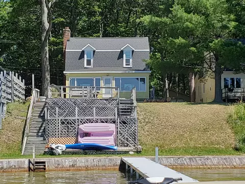 2916 N Portage Ave, Grayling, MI 49738