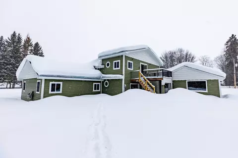3349 Lakeshore Dr, Sault Sainte Marie, MI 49783