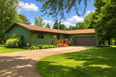 3839 W Pinewood Dr, Roscommon, MI 48653