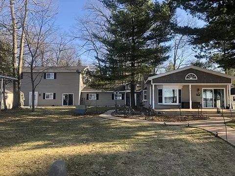Exterior - 605 Sam-o-set Blvd, Roscommon, MI 48653 photo 4 of 9