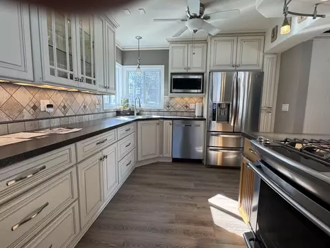 Kitchen - 605 Sam-o-set Blvd, Roscommon, MI 48653 photo 1 of 3