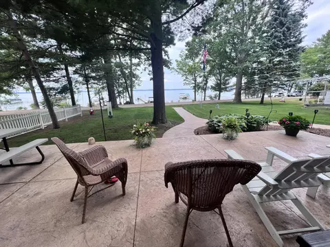 Exterior - 605 Sam-o-set Blvd, Roscommon, MI 48653 photo 2 of 9