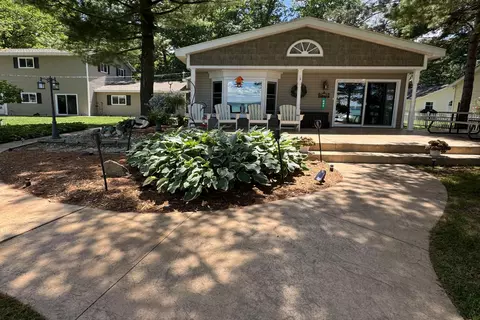 Exterior - 605 Sam-o-set Blvd, Roscommon, MI 48653 photo 3 of 9