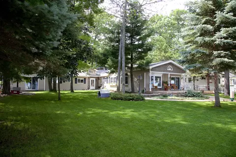 Exterior - 605 Sam-o-set Blvd, Roscommon, MI 48653 photo 9 of 9