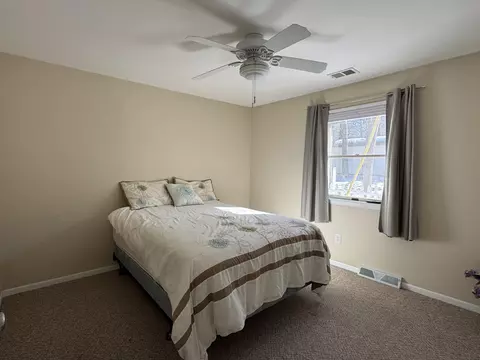 Bedroom - 605 Sam-o-set Blvd, Roscommon, MI 48653 photo 2 of 4