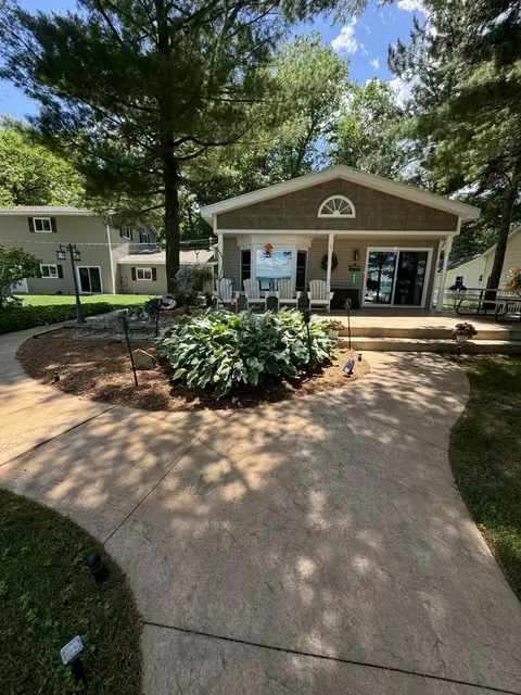 Exterior - 605 Sam-o-set Blvd, Roscommon, MI 48653 photo 7 of 9