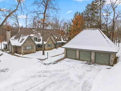 927 Chardonnay Ln, Lewiston, MI 49756