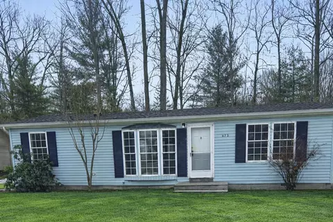 673 Goldenrod Dr, Houghton Lake, MI 48629