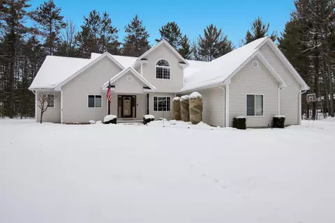 10701 Eastridge Ct, Roscommon, MI 48653
