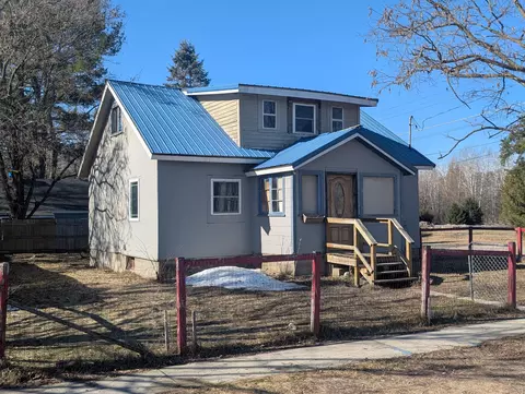 211 N 4th St, Roscommon, MI 48653