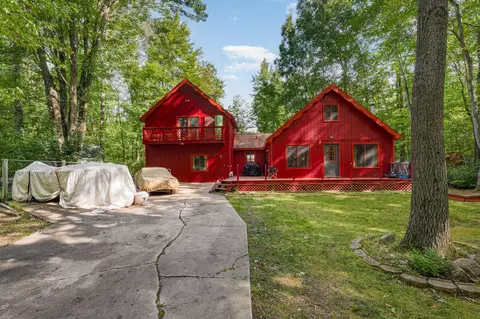 330 Ivy Dr, Roscommon, MI 48653