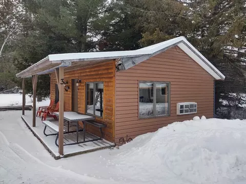 7039 River Bend Dr, Onaway, MI 49765