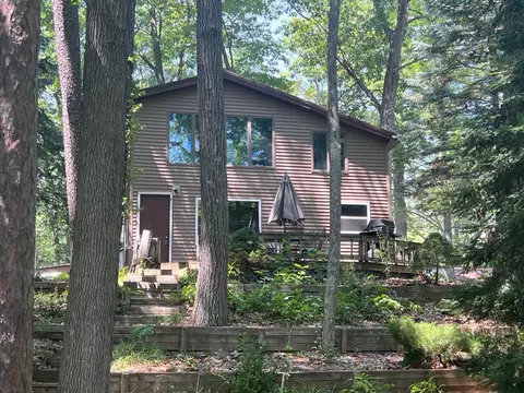 127 Laingsburg Legion Dr, Roscommon, MI 48653