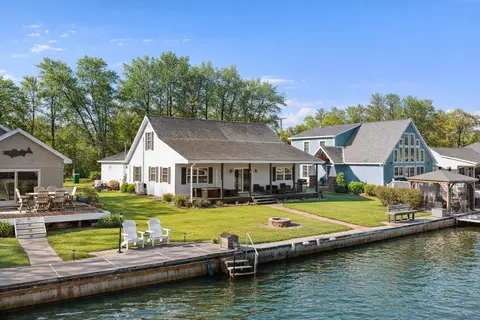 470 Ottawa Ln, Prudenville, MI 48651
