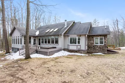 Exterior - 6530 Link Blvd, Indian River, MI 49749 photo 4 of 14