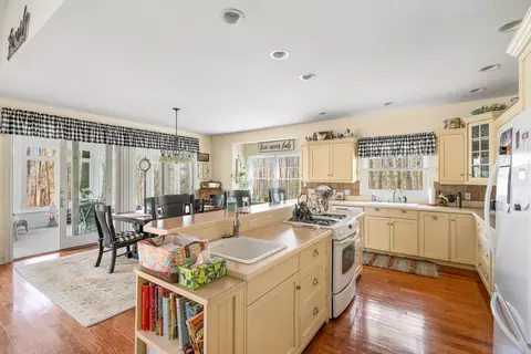 Kitchen - 6530 Link Blvd, Indian River, MI 49749 photo 6 of 6