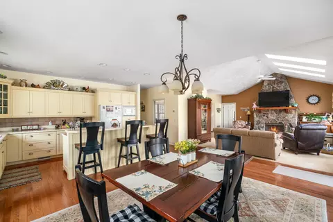 Dining - 6530 Link Blvd, Indian River, MI 49749 photo 1 of 1