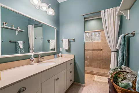 Bath - 6530 Link Blvd, Indian River, MI 49749 photo 3 of 4