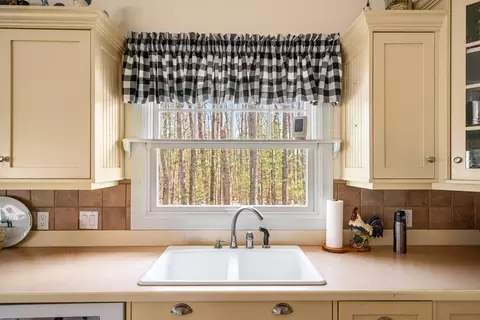 Kitchen - 6530 Link Blvd, Indian River, MI 49749 photo 3 of 6