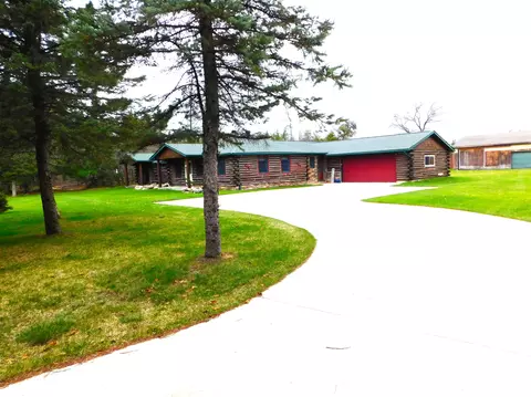 900 Richardson Rd, Grayling, MI 49738
