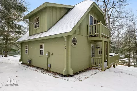 839 Golf Cottage Dr, Lewiston, MI 49756