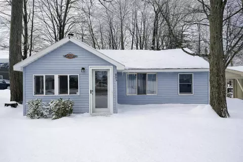 805 Houghton View Dr, Houghton Lake, MI 48629