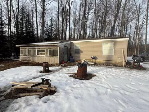 6645 Northway Rd, Lake City, MI 49651