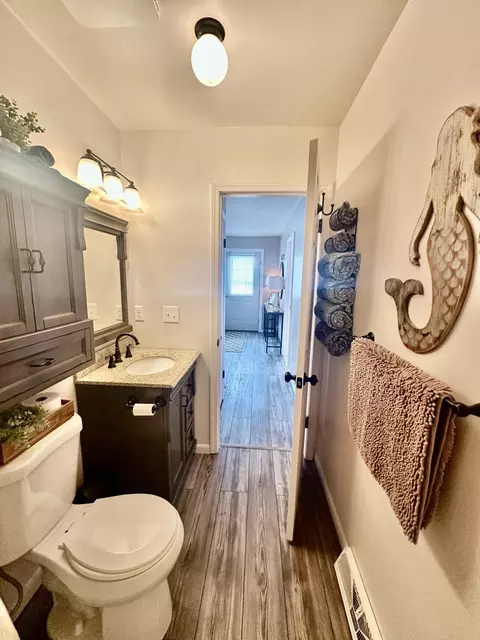 Bath - 2533 Santee Dr, Roscommon, MI 48653 photo 1 of 3