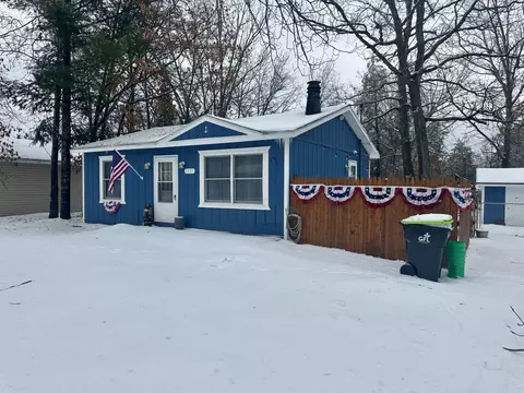 2533 Santee Dr, Roscommon, MI 48653