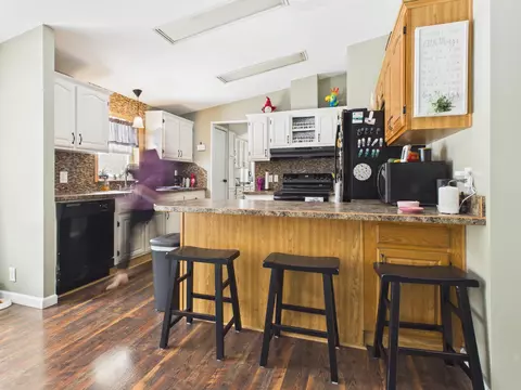 Kitchen - 11468 Sherwood Dr, Frederic, MI 49733 photo 4 of 4