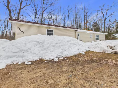 11468 Sherwood Dr, Frederic, MI 49733