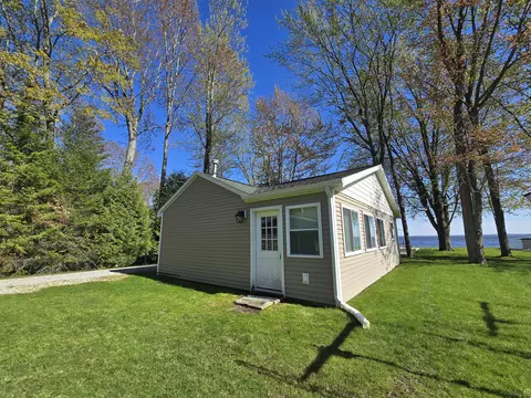 7571 E Houghton Lake Dr #8, Houghton Lake, MI 48629