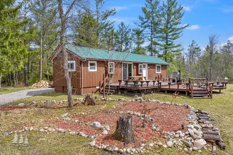6855 Grandview Rd, Lewiston, MI 49756