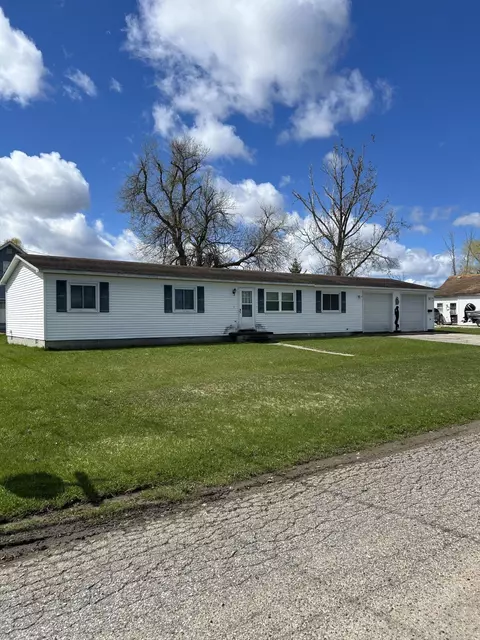 1107 Randolph St, Cheboygan, MI 49721