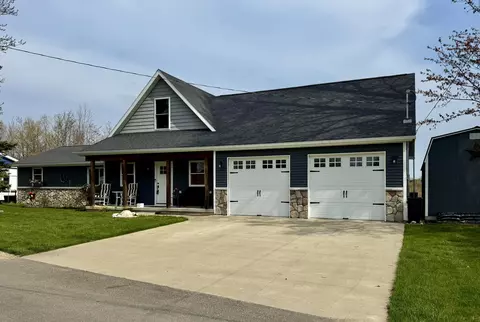 115 Miami Dr, Houghton Lake, MI 48629