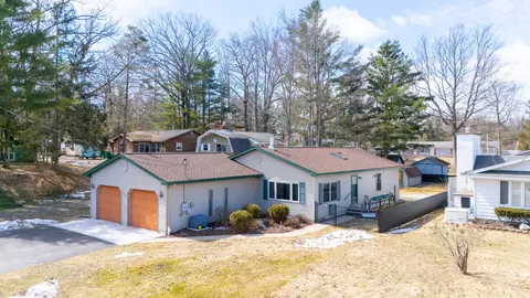 311 Iroquois Ave, Prudenville, MI 48651