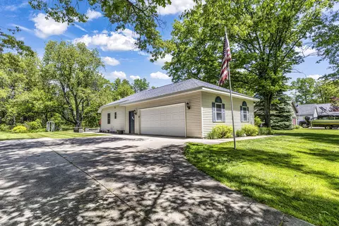 Exterior - 3396 Lansing Rd, Roscommon, MI 48653 photo 15 of 25