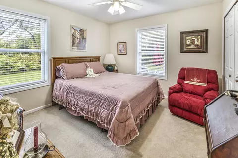 Bedroom - 3396 Lansing Rd, Roscommon, MI 48653 photo 3 of 3