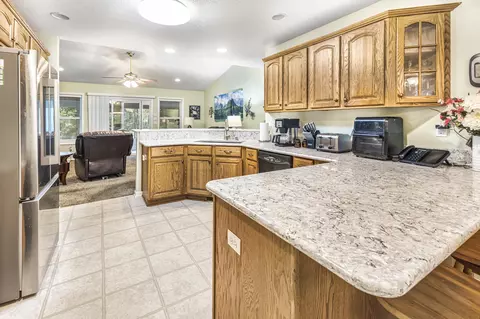 Kitchen - 3396 Lansing Rd, Roscommon, MI 48653 photo 3 of 5