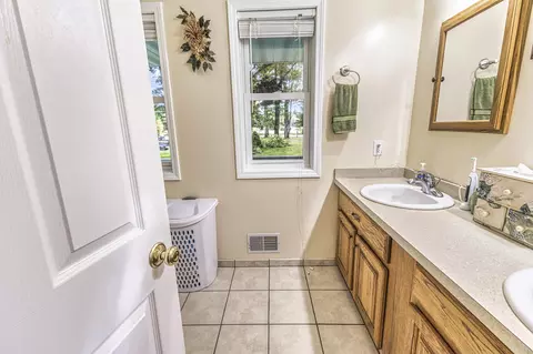 Bath - 3396 Lansing Rd, Roscommon, MI 48653 photo 1 of 3