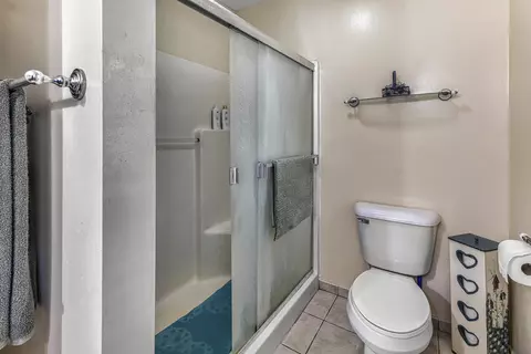 Bath - 3396 Lansing Rd, Roscommon, MI 48653 photo 3 of 3