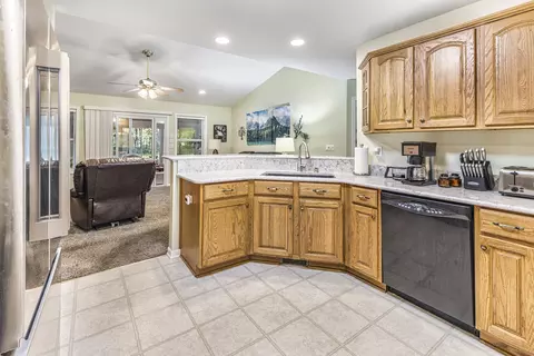 Kitchen - 3396 Lansing Rd, Roscommon, MI 48653 photo 5 of 5