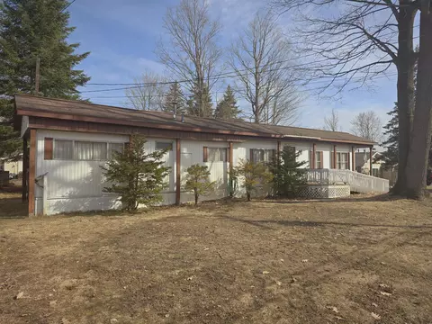 124 Victory Rd, Houghton Lake, MI 48629