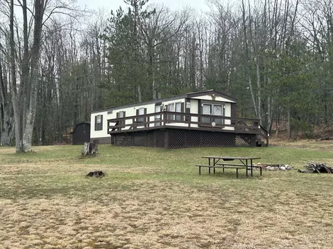 1005 Velda Trl, Fairview, MI 48621